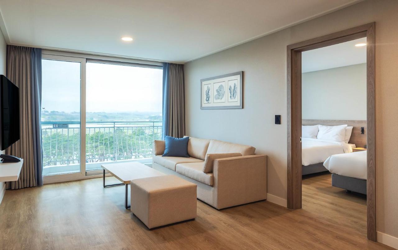 Kensington Resort Seorak Beach Сокчо Екстериор снимка