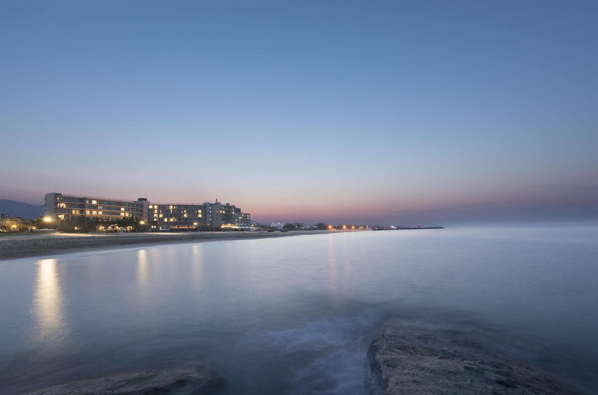 Kensington Resort Seorak Beach Сокчо Екстериор снимка